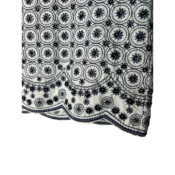 Club Monaco Women 00 White Beaded Mini Skirt Hand Embroidered Scalloped Floral - Picture 6 of 8